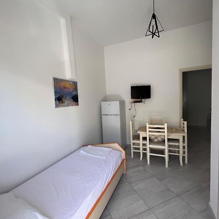 Guest House Vlore Bagian luar foto