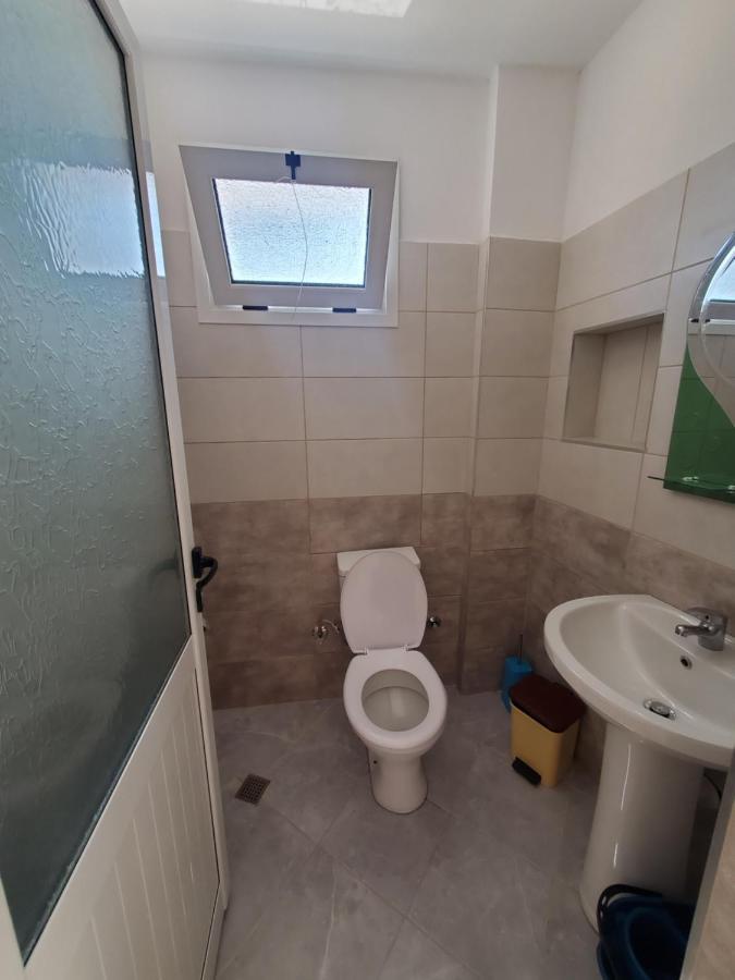 Guest House Vlore Bagian luar foto