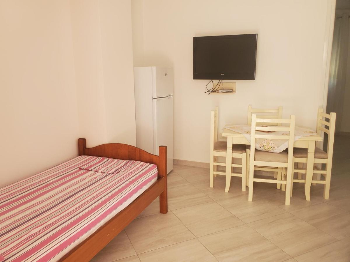Guest House Vlore Bagian luar foto