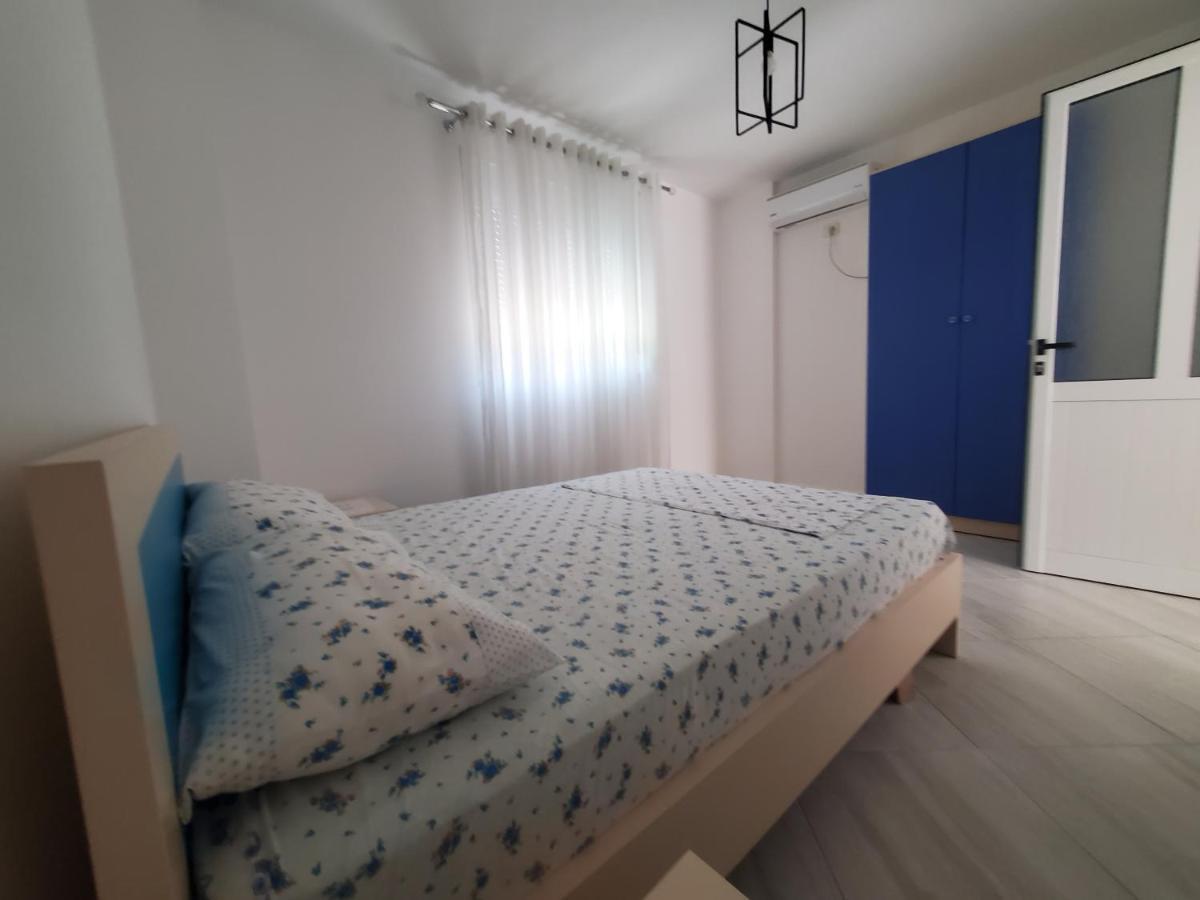 Guest House Vlore Bagian luar foto