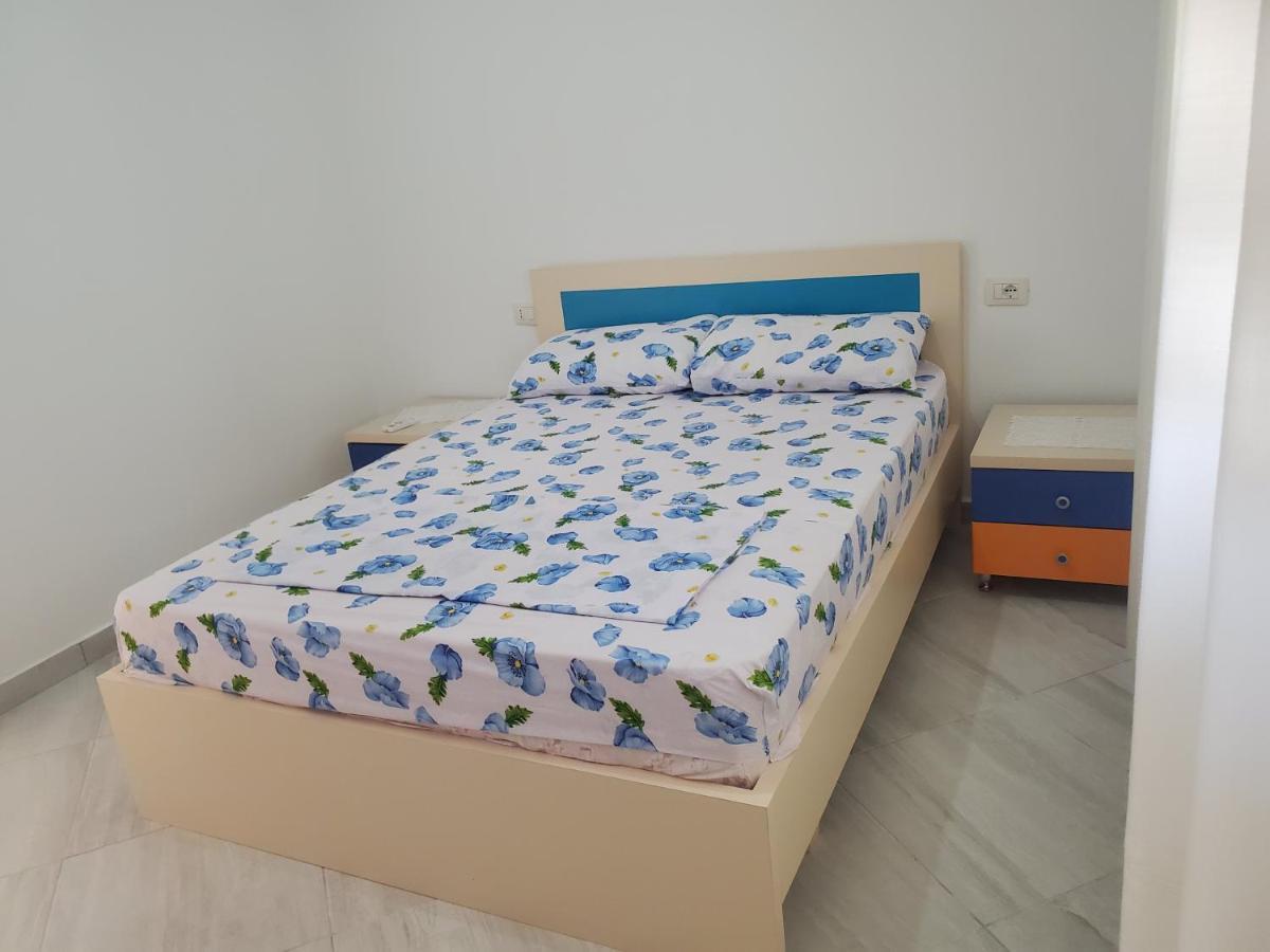 Guest House Vlore Bagian luar foto