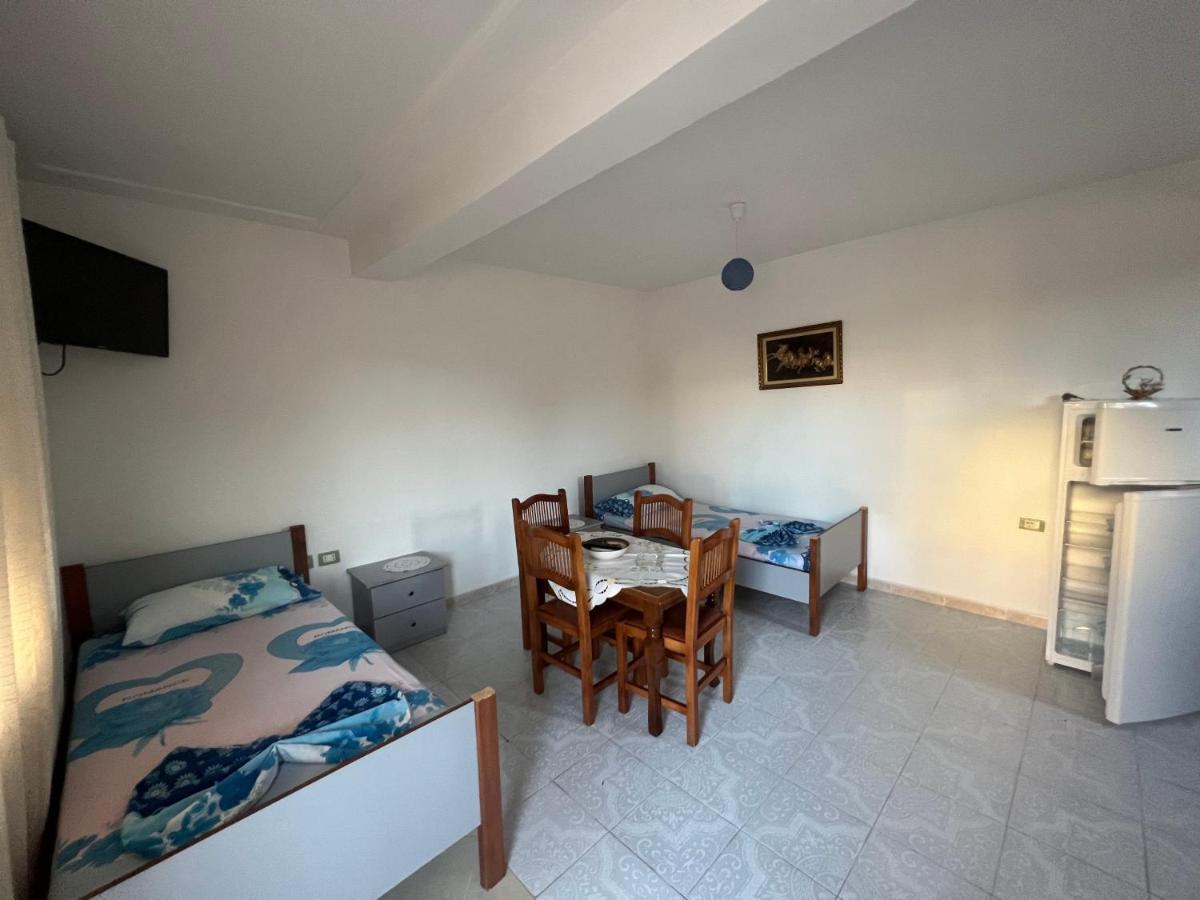 Guest House Vlore Bagian luar foto