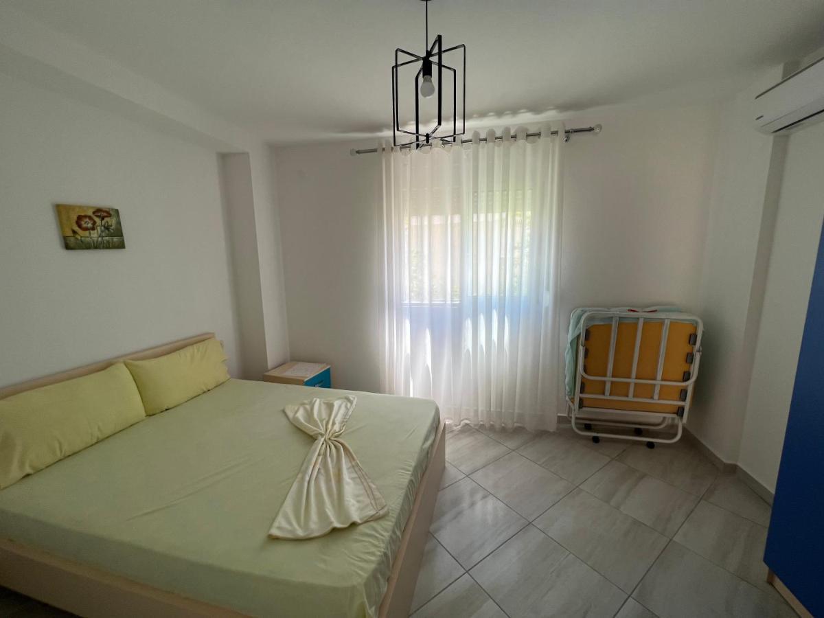Guest House Vlore Bagian luar foto