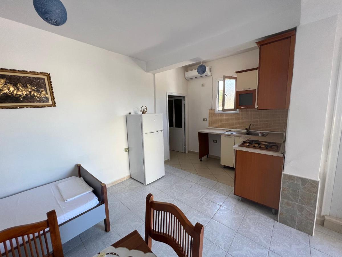 Guest House Vlore Bagian luar foto